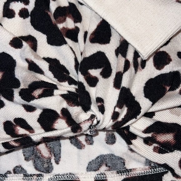 Leopard Lounge Set - Picture 4 of 4